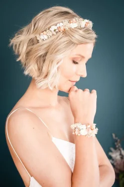 Blumenkranz im Vintage Stil mit Schleierkraut und Blüten in Rosé und Ivory><noscript><img width=