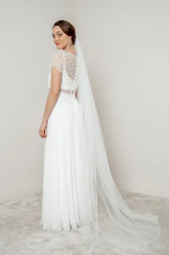 Bodenlanger, elfenbeinfarbener Brautschleier><noscript><img width=