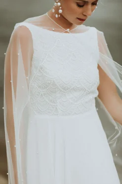 Bodenlanges Braut Cape mit Schmuckperlen>Untamed Petals Outlet