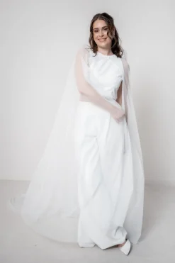 Braut Cape mit langer Schleppe – Oriana><noscript><img width=