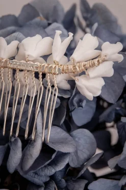 Braut Haarkamm mit Porzellanblüten><noscript><img width=