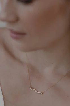 Braut Halskette mit Kristallen – Estelle><noscript><img width=