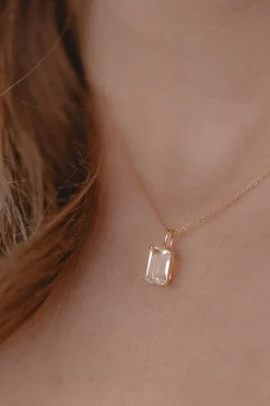 Braut Halskette mit Smaragdschliff-Kristall – Icon><noscript><img width=