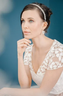 Braut Kristall-Ohrstecker in Mondstein-Farbe><noscript><img width=