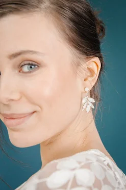 Braut Kristall-Ohrstecker in Mondstein-Farbe><noscript><img width=