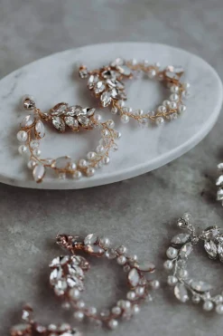 Braut Ohrringe mit Strass und Perlen in Kreisform><noscript><img width=