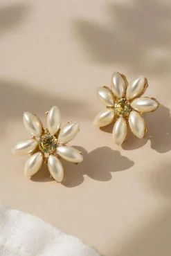 Braut Ohrstecker in Blütenform –>Victoire Studio Paris Outlet