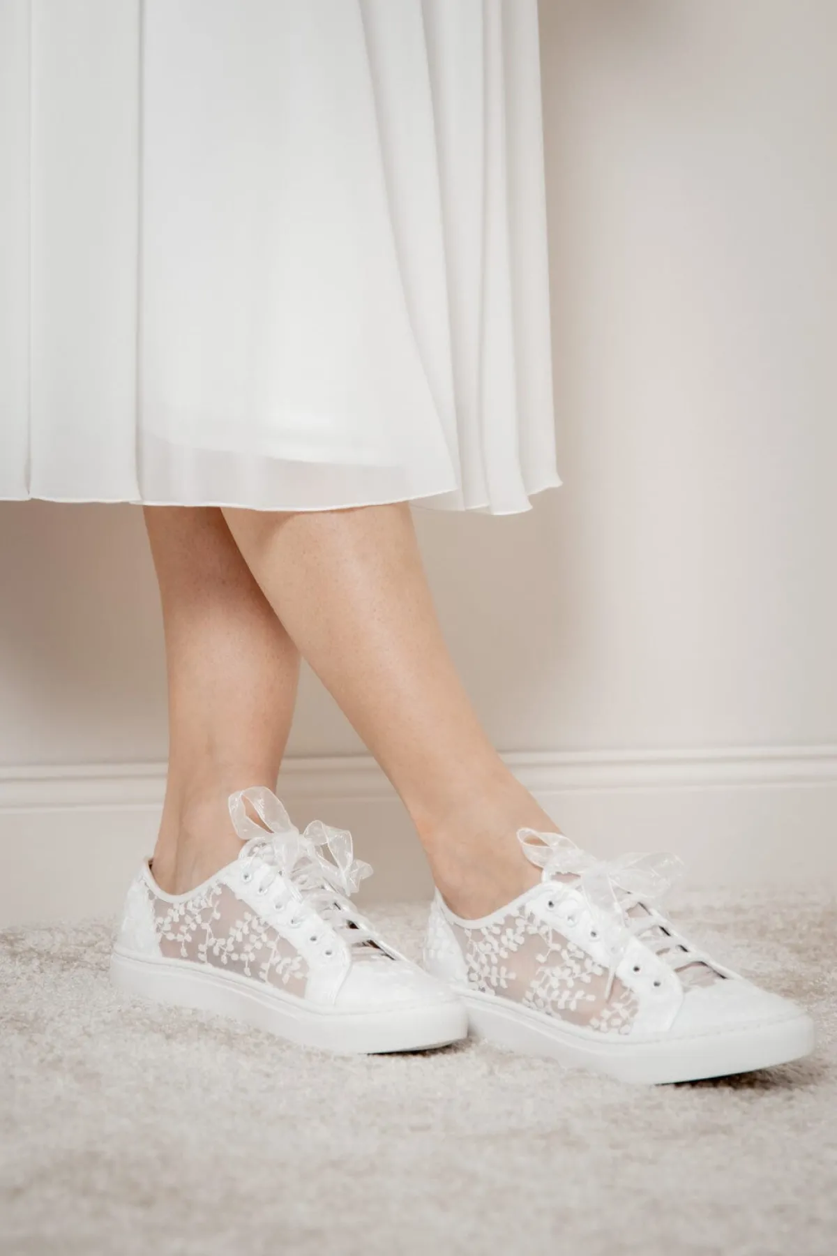 Braut Sneakers mit Spitze – Oakley | The>Perfect Bridal Company Online