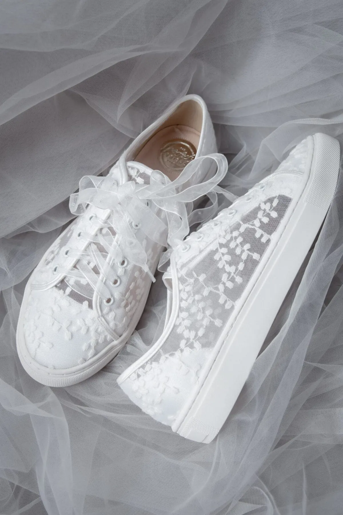 Braut Sneakers mit Spitze – Oakley | The>Perfect Bridal Company Online