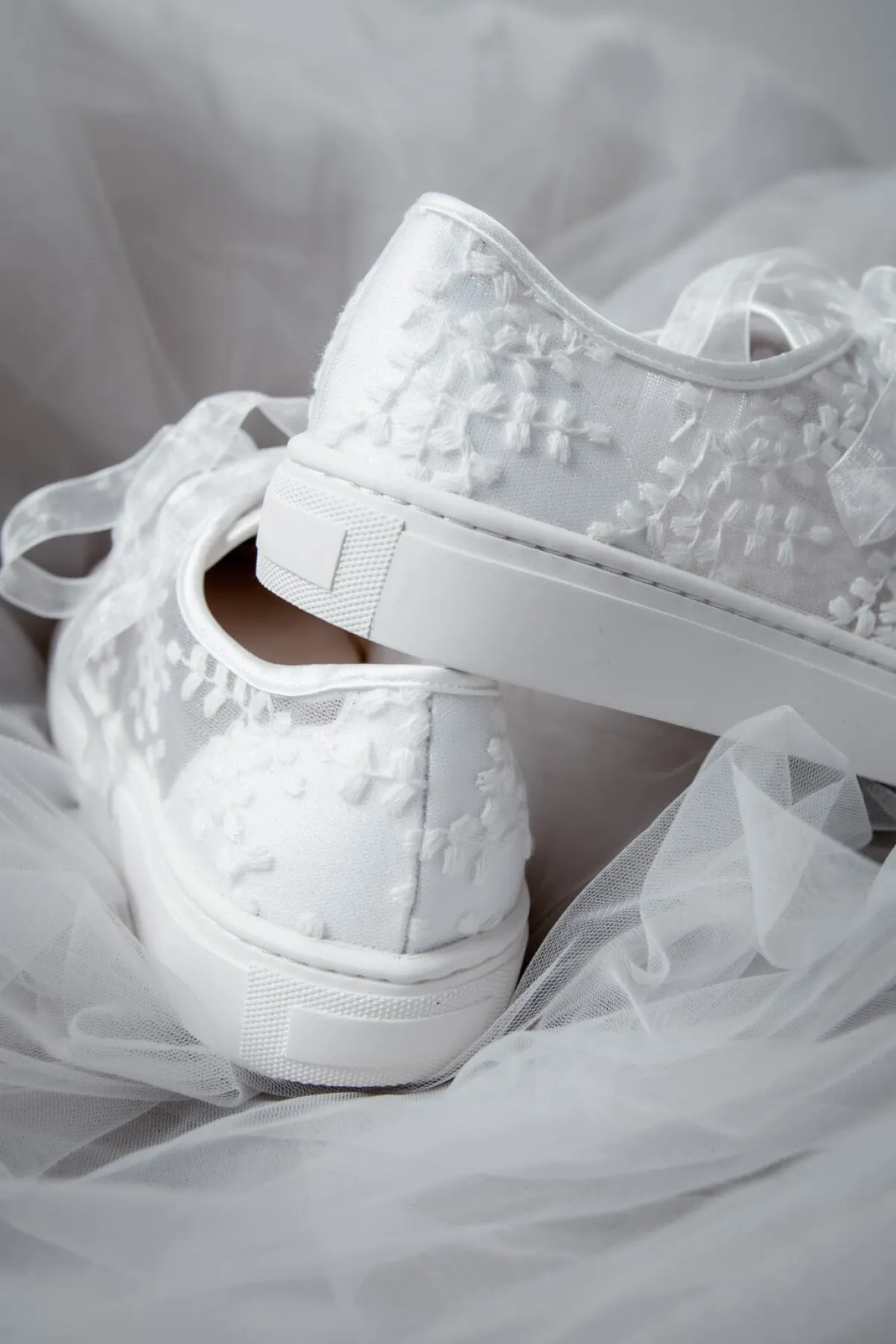 Braut Sneakers mit Spitze – Oakley | The>Perfect Bridal Company Online