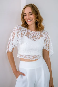 Braut Top aus Botanikspitze mit weiten Flügelärmeln – Lucy><noscript><img width=