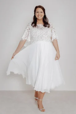 Braut Top aus Botanikspitze mit weiten Flügelärmeln – Lucy Curvy><noscript><img width=