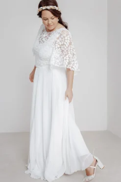 Braut Top aus Botanikspitze mit weiten Flügelärmeln – Lucy Curvy><noscript><img width=