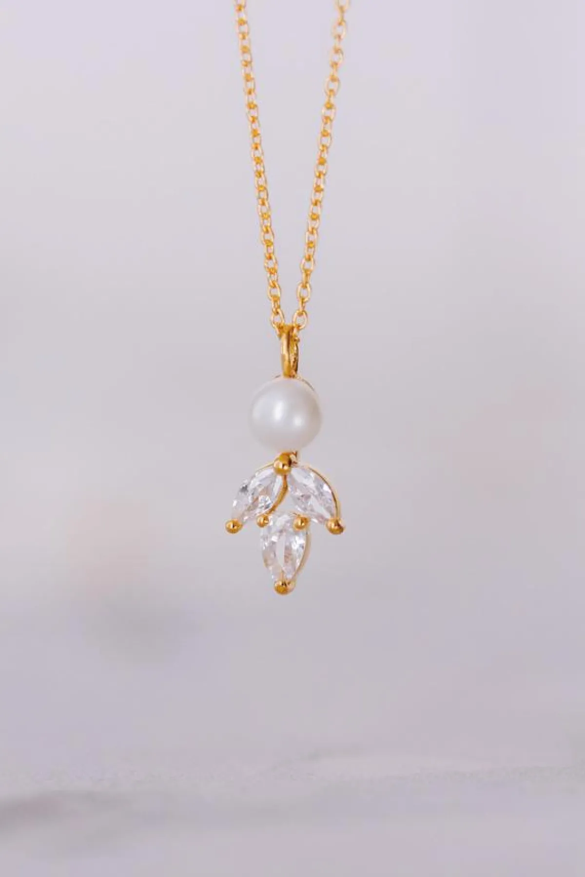 Elegante Braut Halskette mit Kristallen und Perle - Simply Delightful>Juvelan Sale