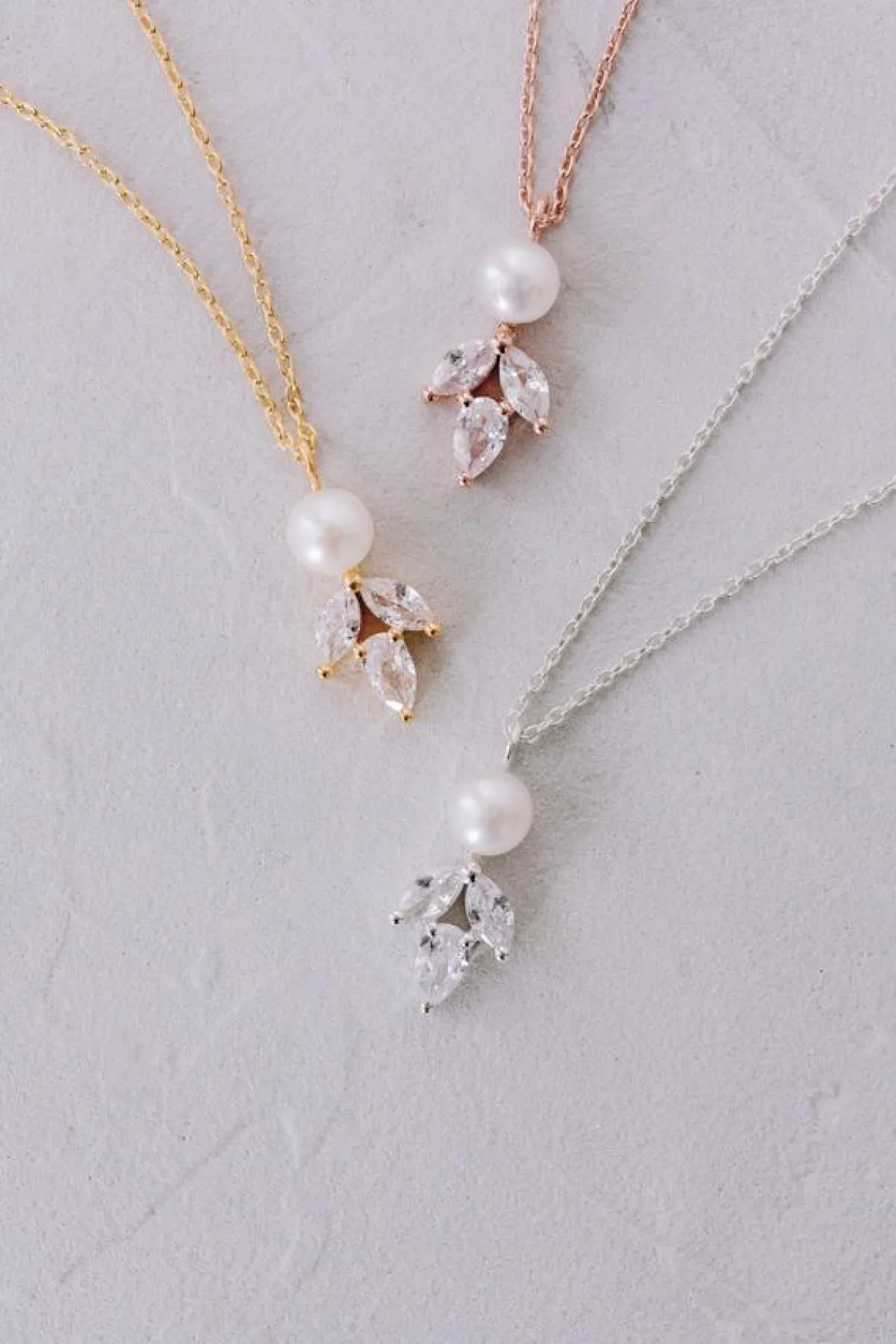 Elegante Braut Halskette mit Kristallen und Perle - Simply Delightful>Juvelan Sale