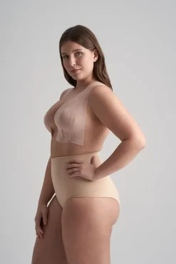 Fashion Tape als BH-Ersatz –><noscript><img width=