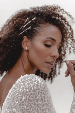 Funkelnde Ohrstecker mit kubistischem Kristall und Perle - Trinity><noscript><img width=