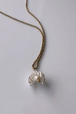 Goldfarbene Halskette mit kleinem Perlenanhänger – Pearl Bell><noscript><img width=