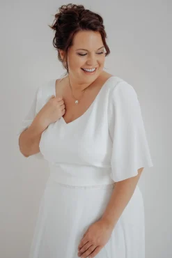 Goldfarbene Halskette mit kleinem Perlenanhänger – Pearl Bell><noscript><img width=