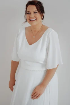 Goldfarbene Halskette mit kleinem Perlenanhänger – Pearl Bell><noscript><img width=