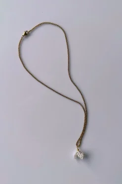 Goldfarbene Halskette mit kleinem Perlenanhänger – Pearl Bell><noscript><img width=