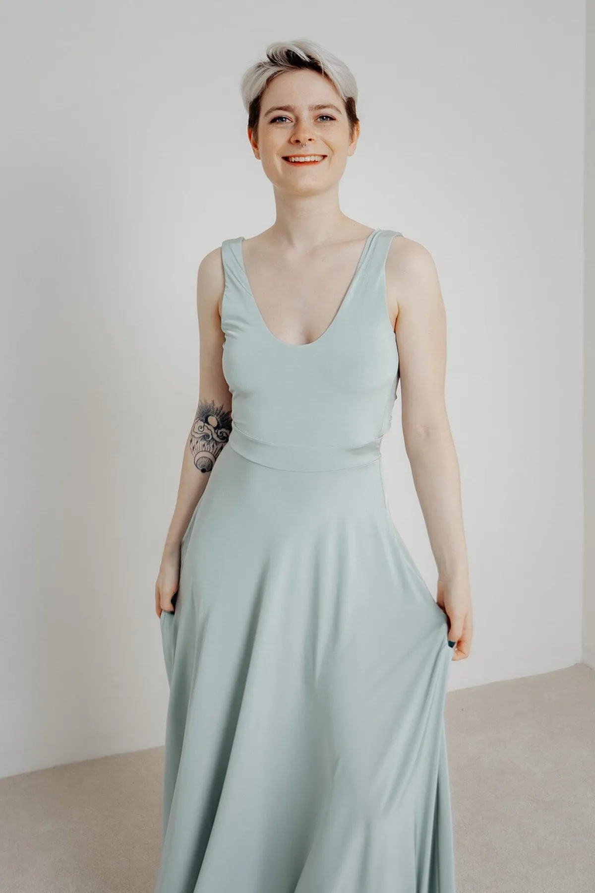 Grünes Brautjungfernkleid – Reverse Gown Sage>twobirds