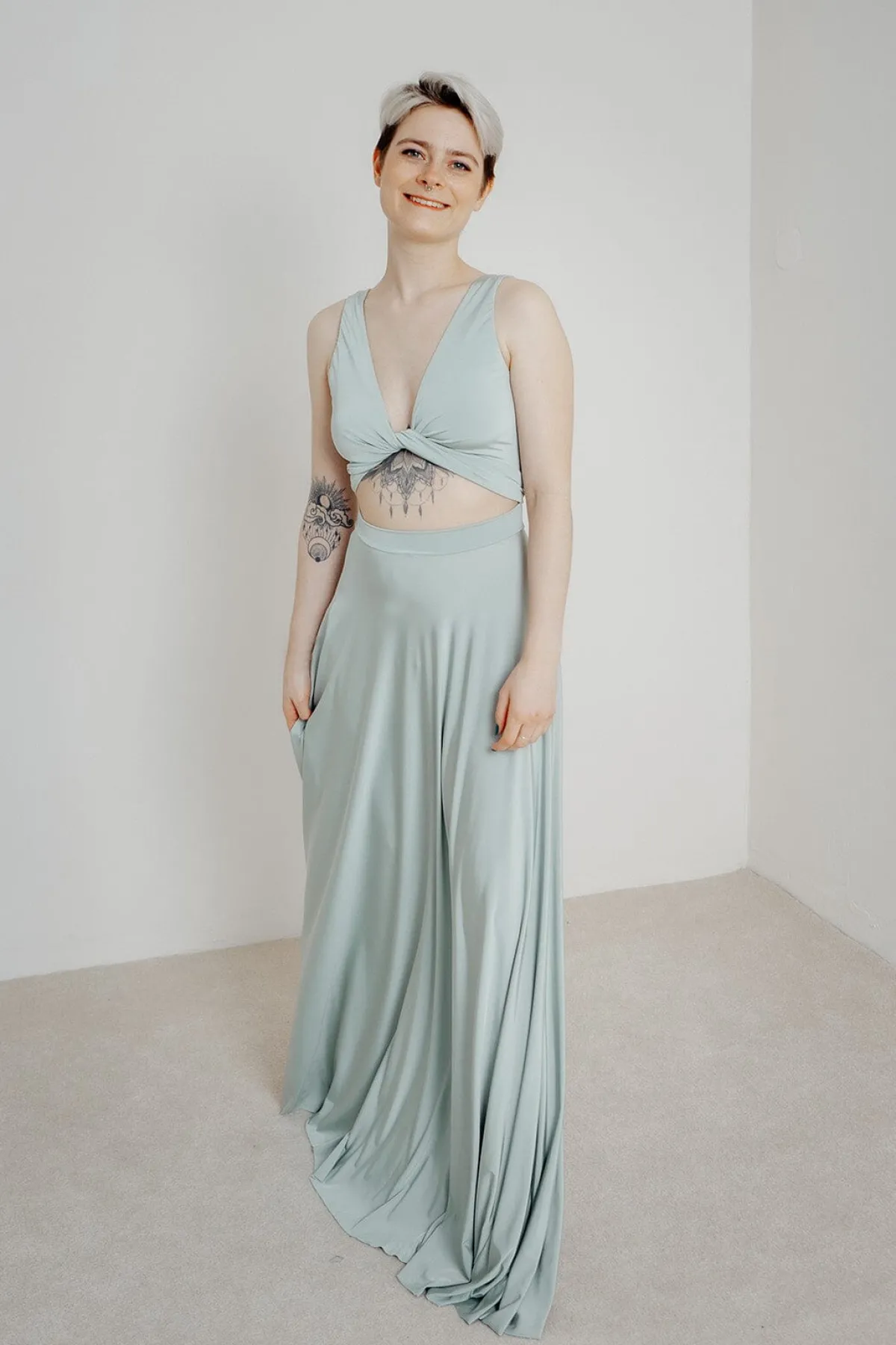 Grünes Brautjungfernkleid – Reverse Gown Sage>twobirds