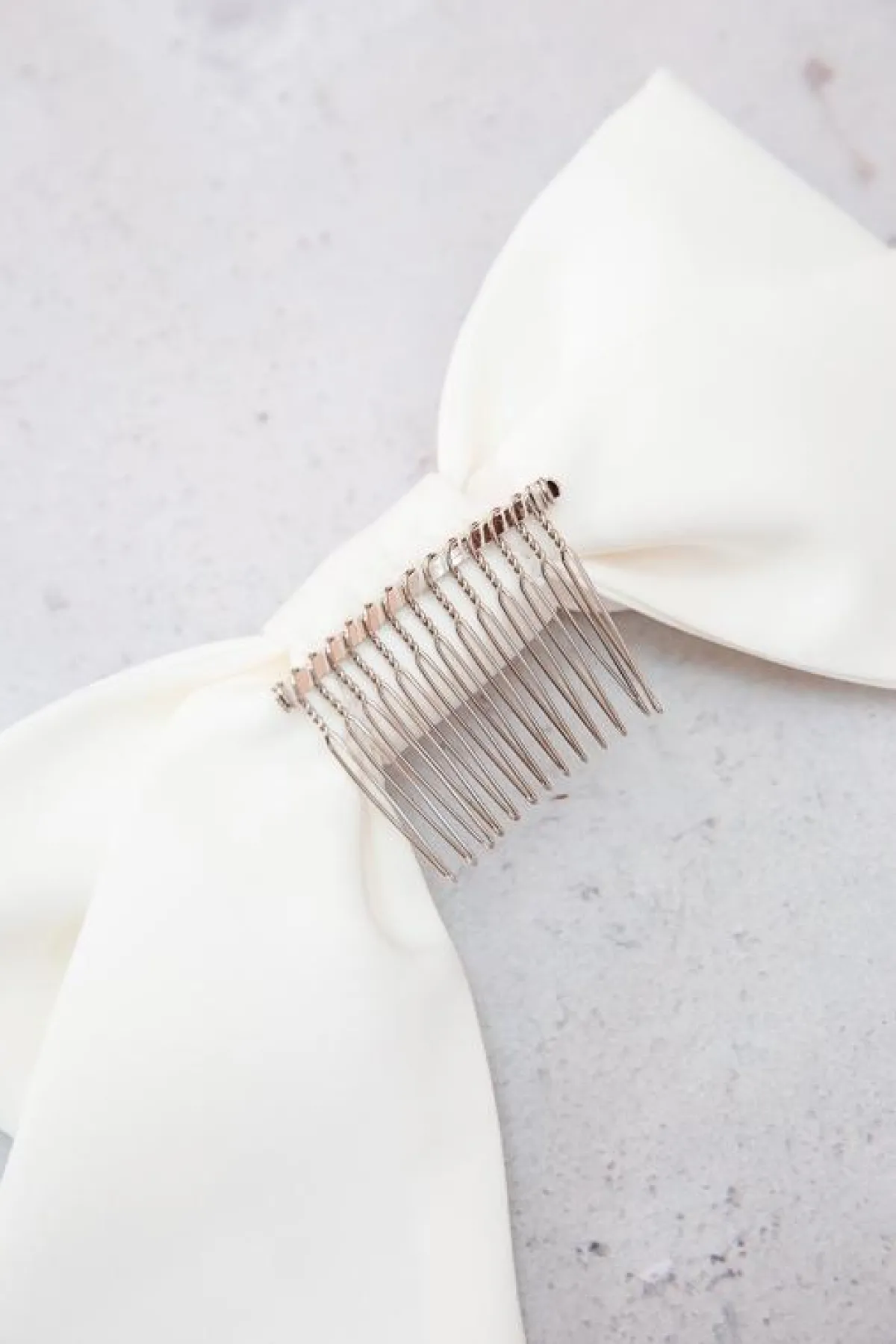 Haarkamm mit großer Schleife – Roisin>noni New