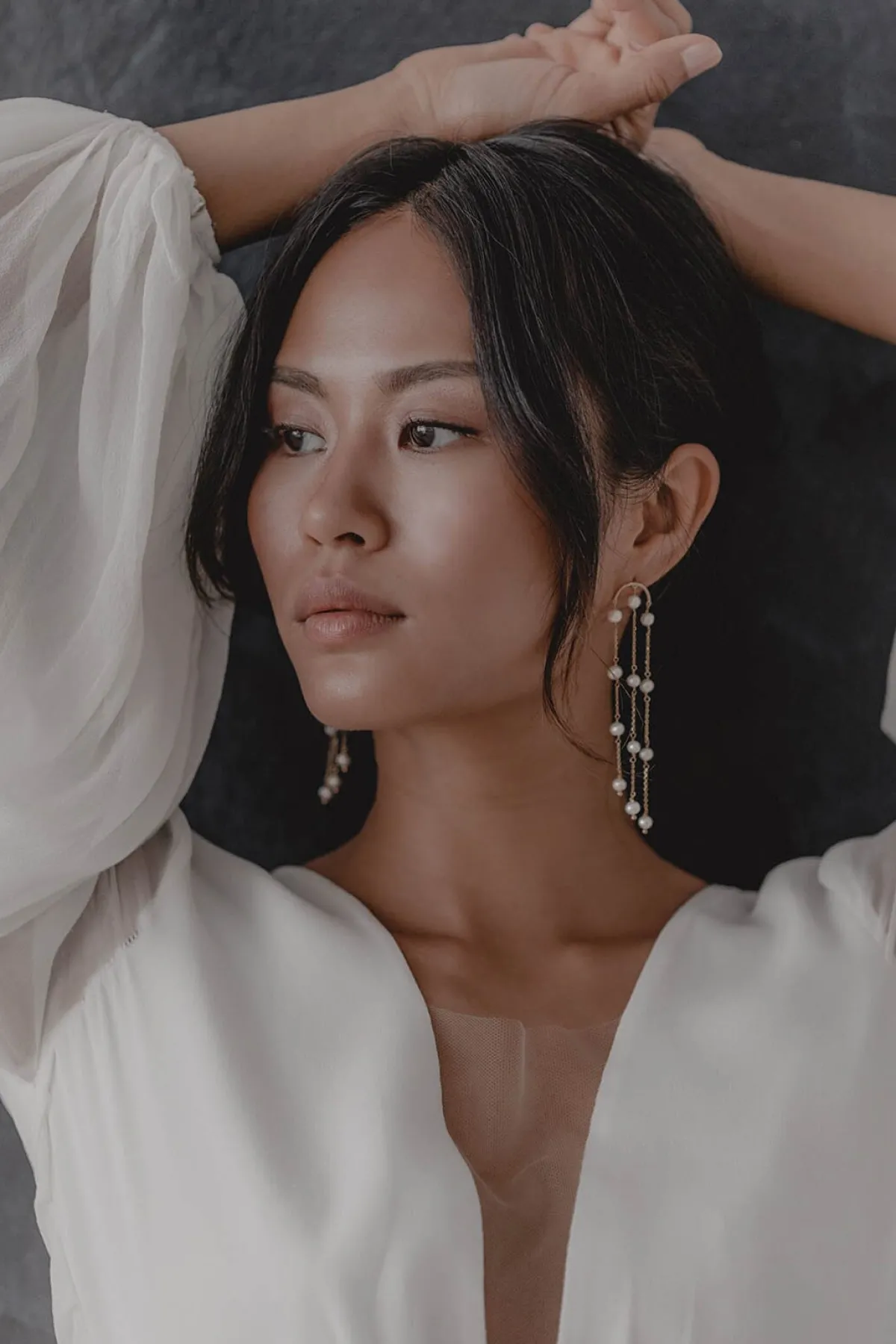 Halbrunde lange Perlen-Ohrhänger – Eliza>Juvelan Hot