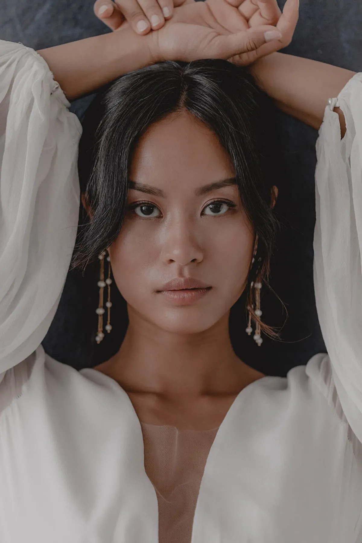 Halbrunde lange Perlen-Ohrhänger – Eliza>Juvelan Hot