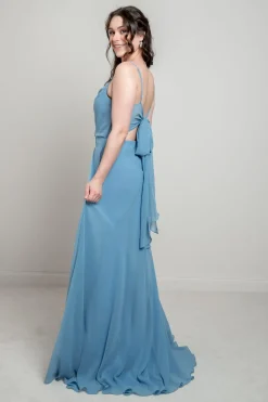 Hellblaues Abendkleid mit Rückendetail | >Glam & Grace New