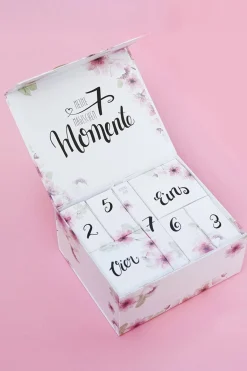 Hochzeits-Countdown-Kalender™ mit Gold-Armband und Schlafmaske><noscript><img width=