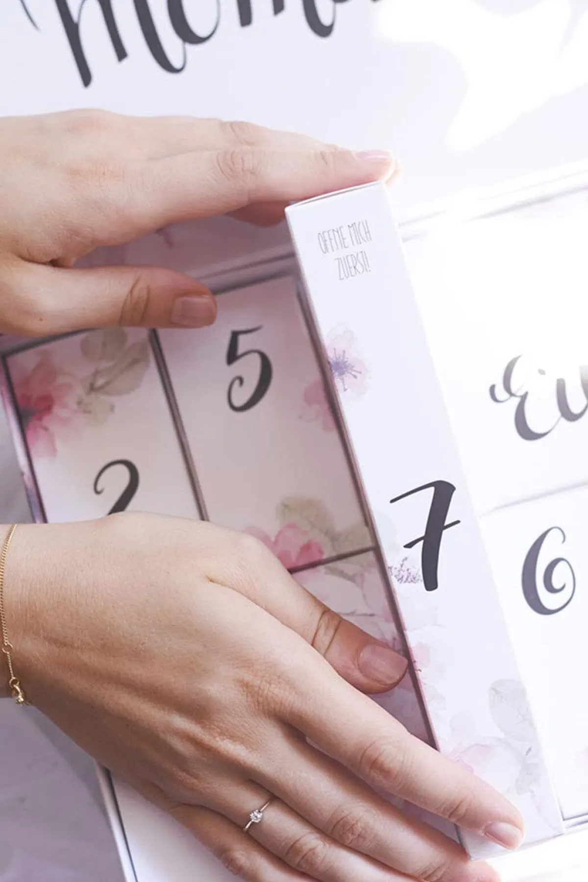 Hochzeits-Countdown-Kalender™ mit Silber-Armband und Strumpfband>Hochzeitscountdown Clearance