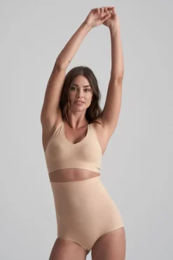 Invisible High Waist Brief Beige –>Bye Bra New