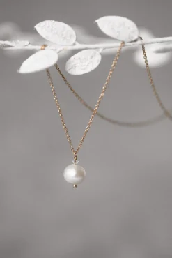 Kette mit rundem Perlen-Anhänger und kleinem Kristall – Blooming Beauty>Juvelan