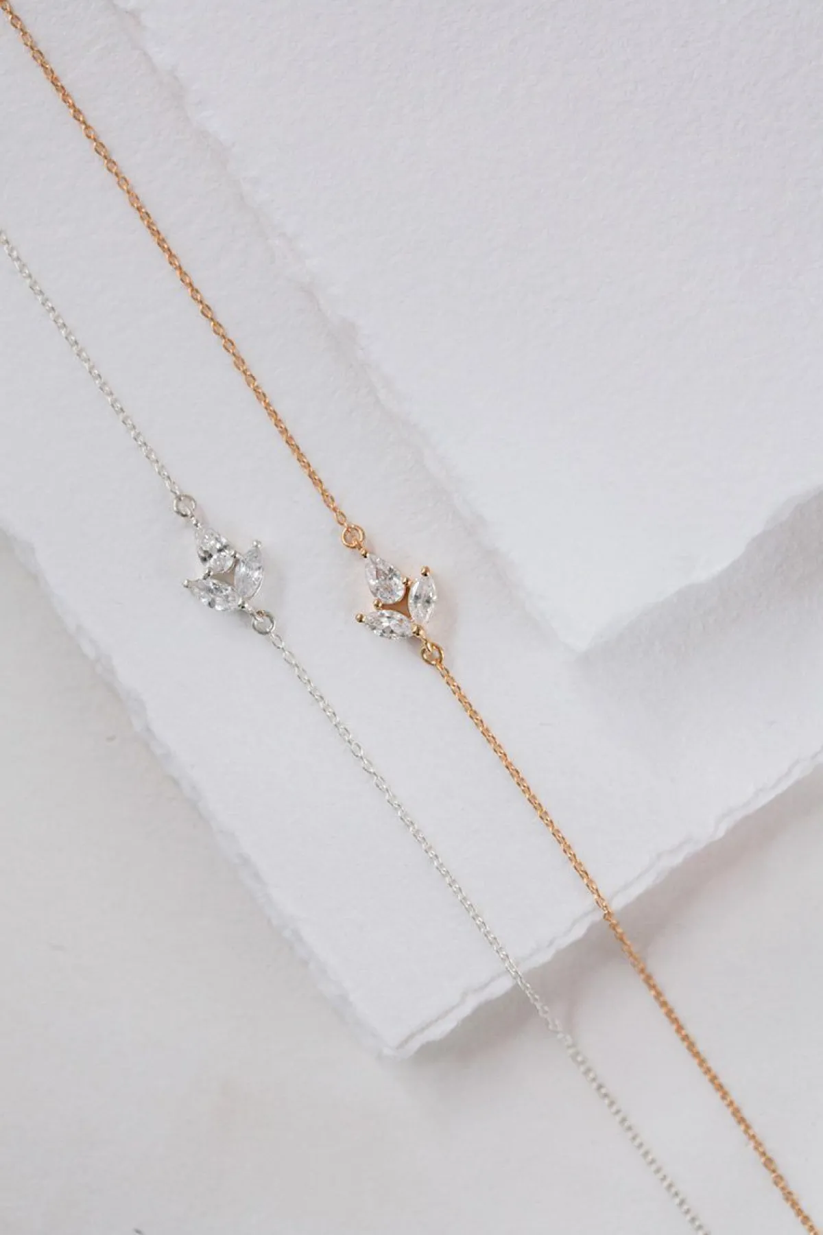 Ketten-Armband mit Kristall-Anhänger - Simply Gorgeous>Juvelan Best