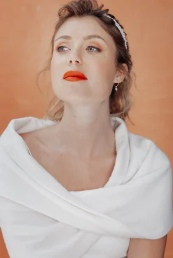 Kleine Creolen mit Anhängern aus Halbedelstein oder Perlen – Gemstone Hoops><noscript><img width=