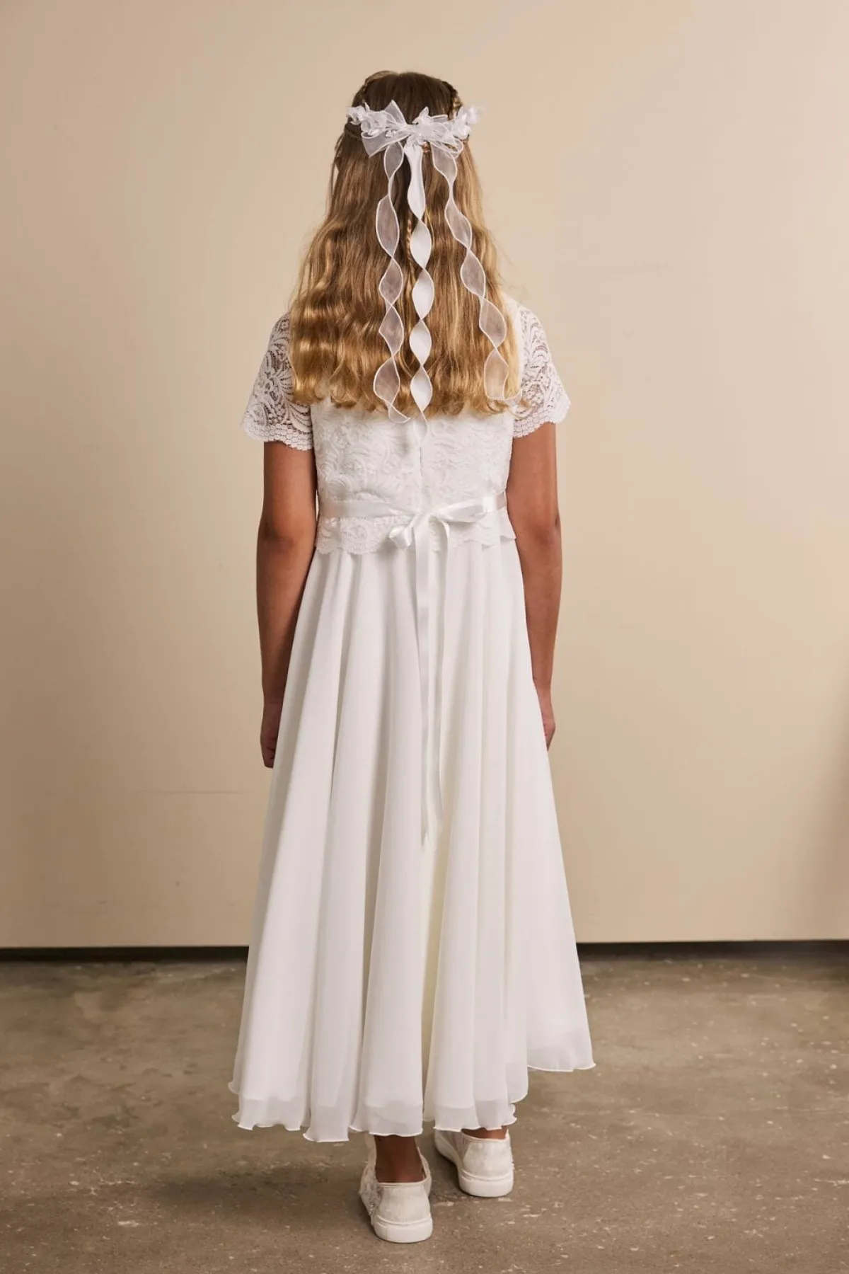 Kommunionkleid mit Spitze im Boho-Stil>Weise