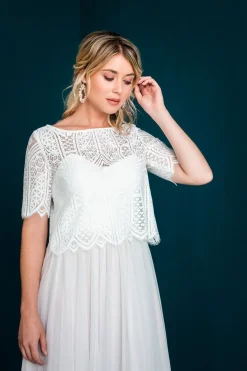 Kurzarm-Jäckchen aus Boho-Spitze in Ivory – Calista><noscript><img width=
