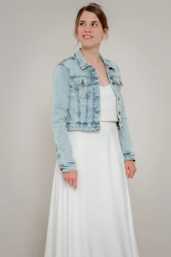 Kurze Braut Jeansjacke mit Knopfleiste>Bianco Evento