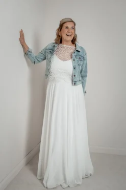 Kurze Braut Jeansjacke mit Knopfleiste><noscript><img width=