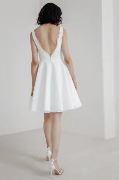 Kurzer Tellerrock für das Standesamt – Kalea><noscript><img width=