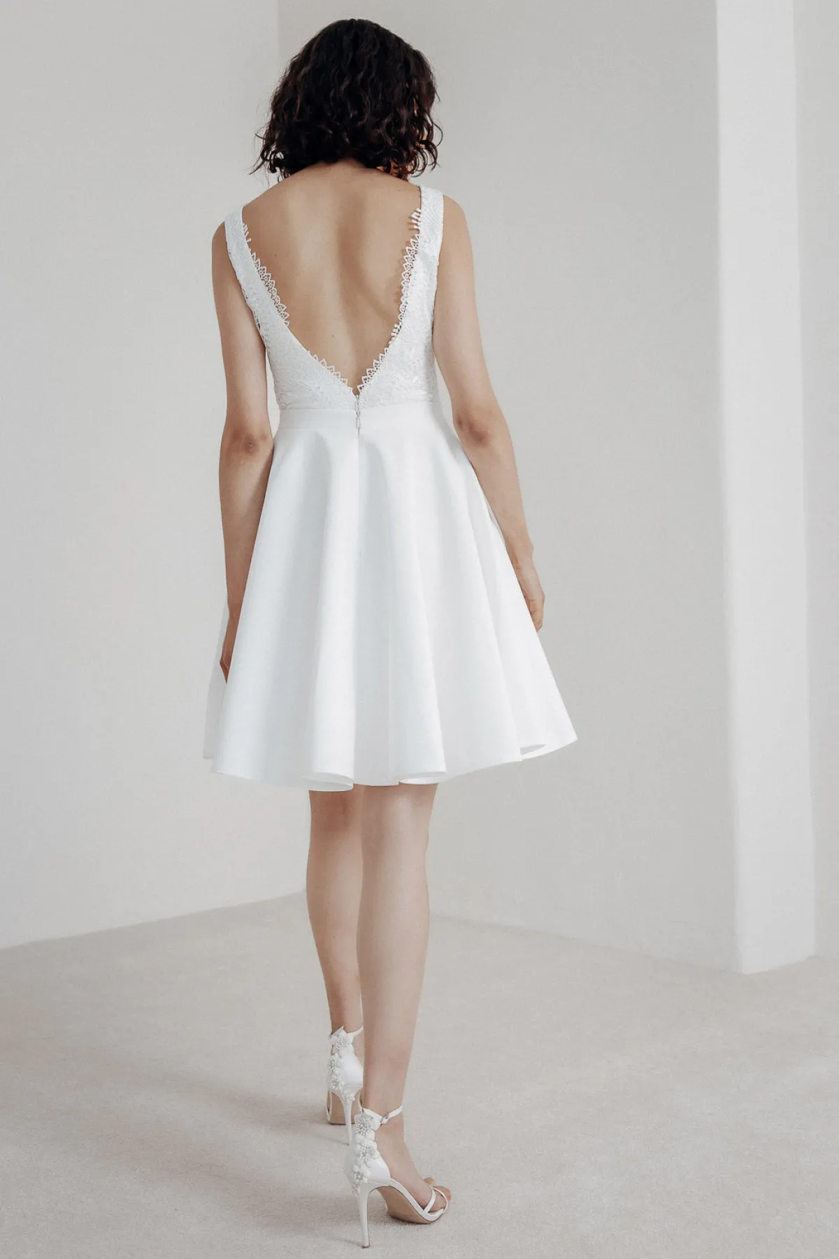 Kurzer Tellerrock für das Standesamt – Kalea>noni Best