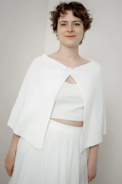 Kurzes Braut Cape aus Wolle><noscript><img width=