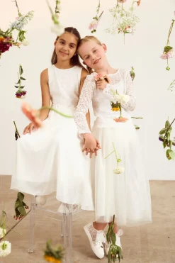 Langarmtop aus Blumenspitze für die Kommunion><noscript><img width=