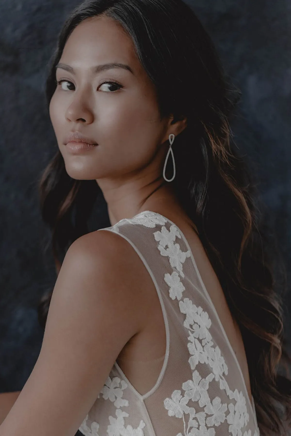 Lange Kristall-Ohrhänger in Tropfenform – Felicity>Juvelan Discount