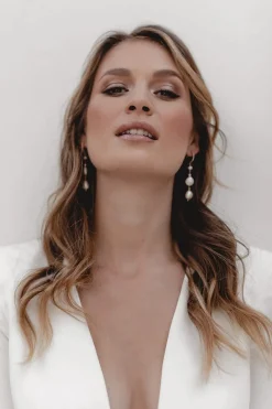 Lange Ohrhänger mit Kristallen und Perlen – Lovestruck><noscript><img width=