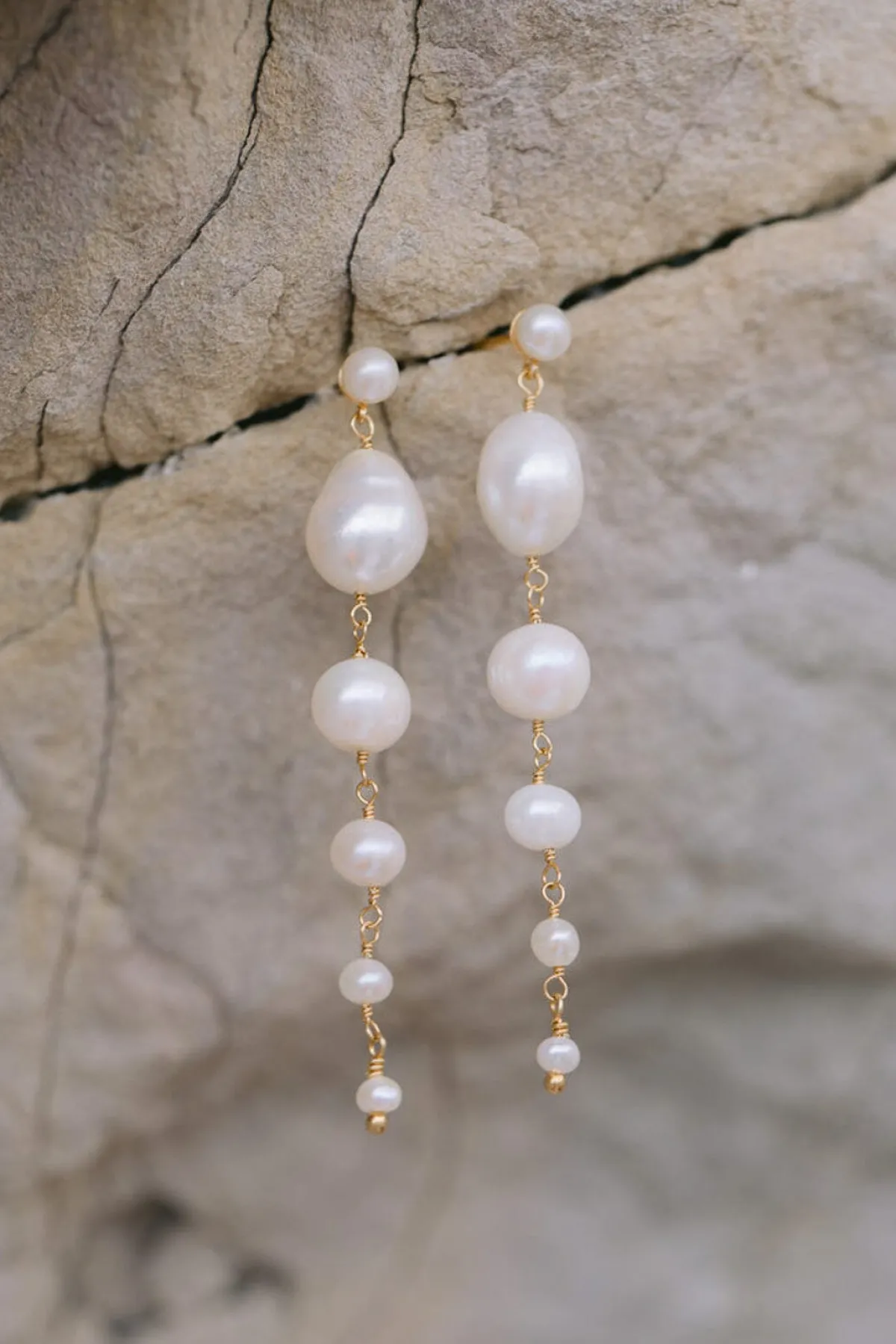 Lange Perlenohrhänger – Coastline>Juvelan Sale