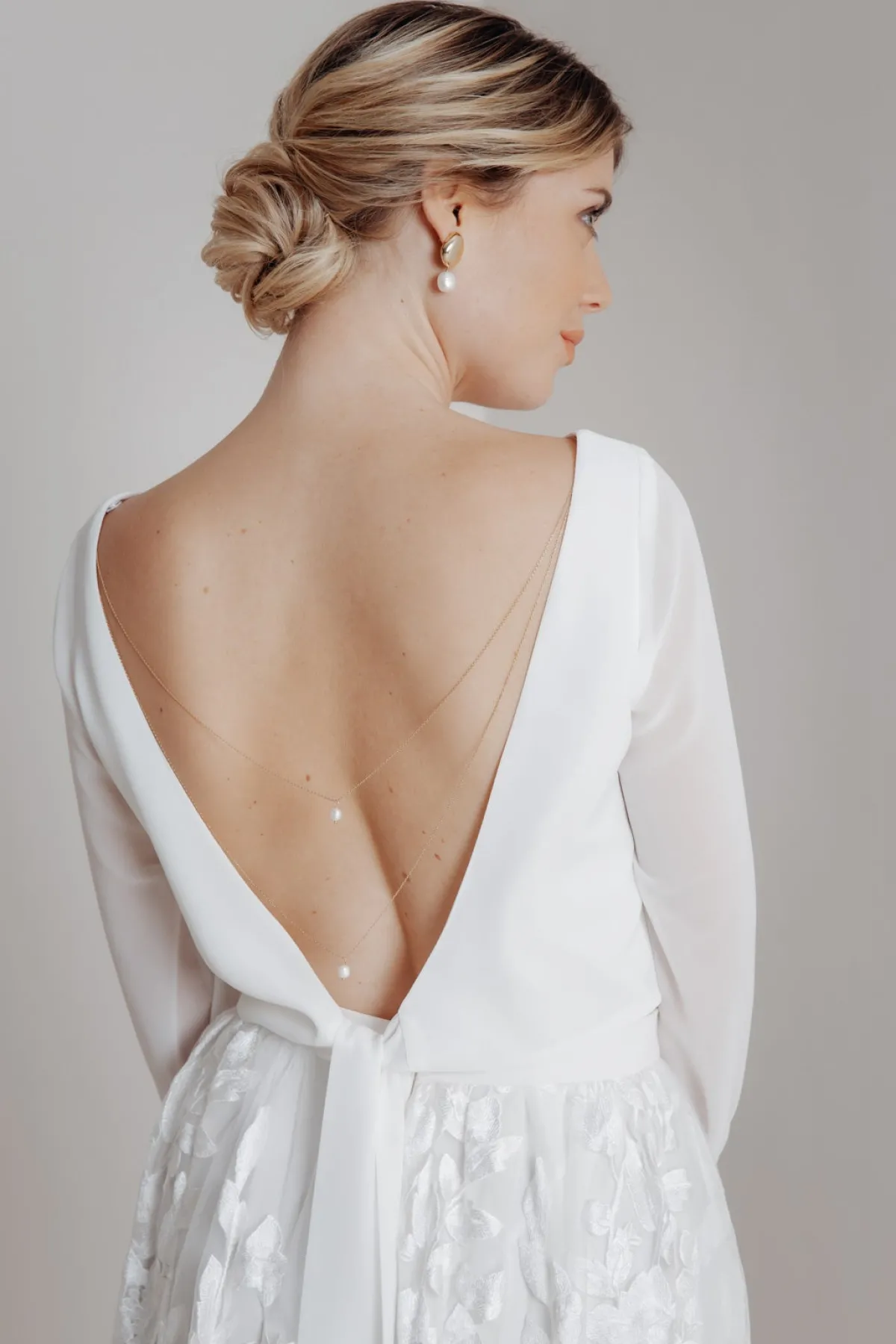 Lange, zweireihige Rückenkette mit Perlen, Brautschmuck>La Chia