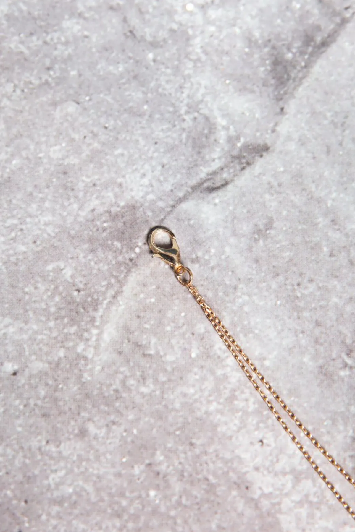 Lange, zweireihige Rückenkette mit Perlen, Brautschmuck>La Chia